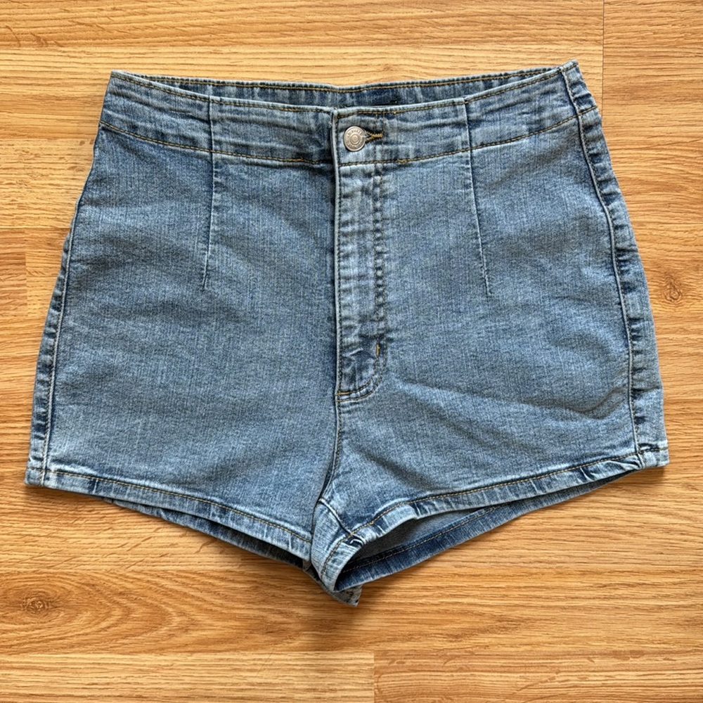 Wild Fable super HR 2” Denim Shorts - size 8/29